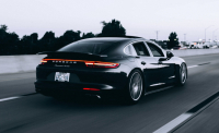 Die Kraft des Elektrischen: Ein detaillierter Blick auf die Ladegeschwindigkeit und -kapazität der Porsche Modelle